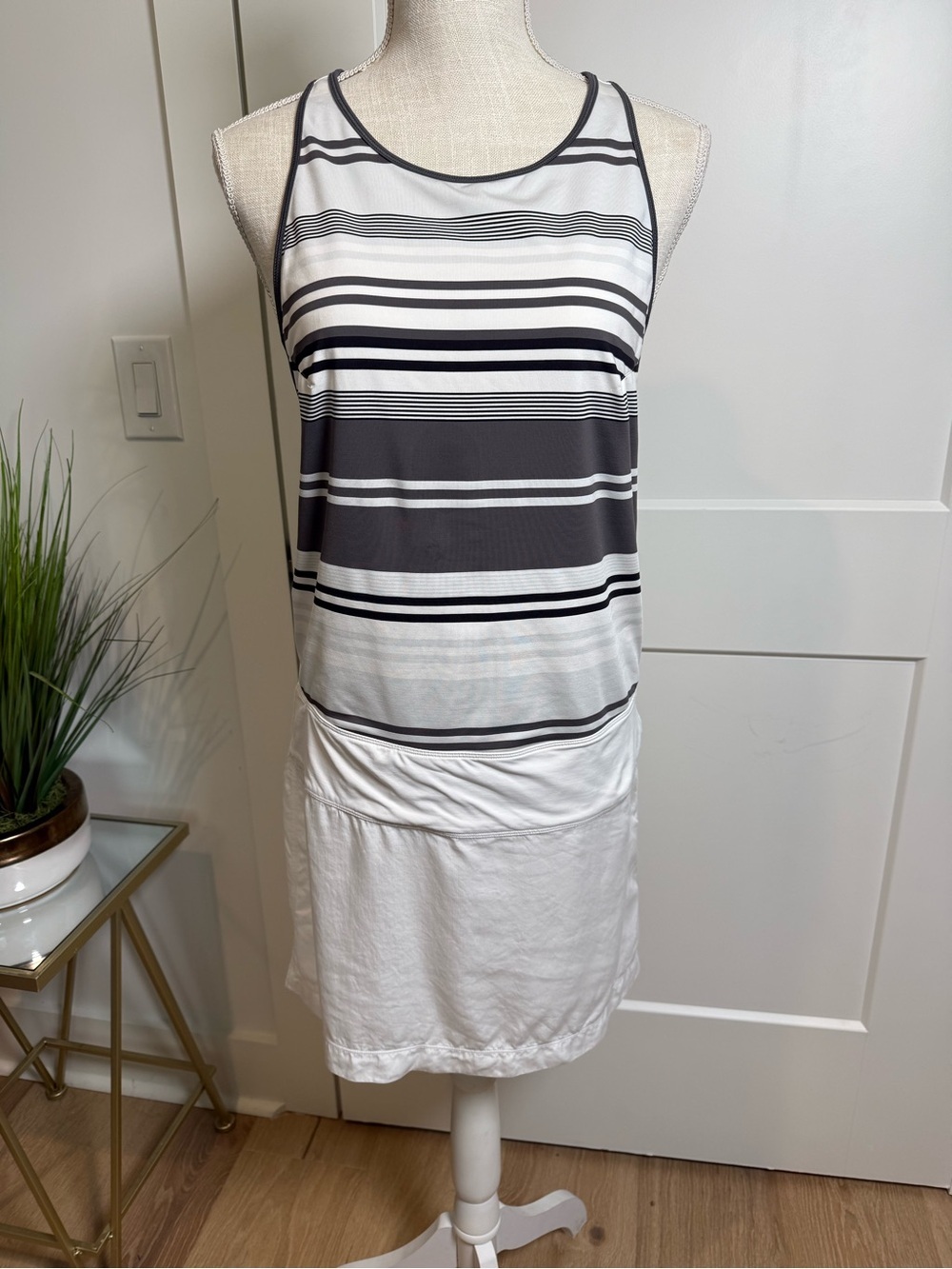 Lululemon Striped Racerback Tennis Dress White navy Athletic size 6
